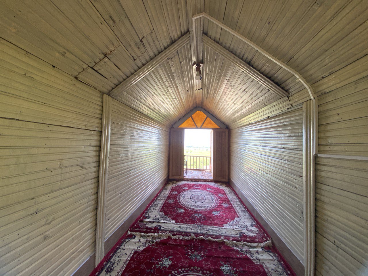 کلبه چوبی عمو کوروش