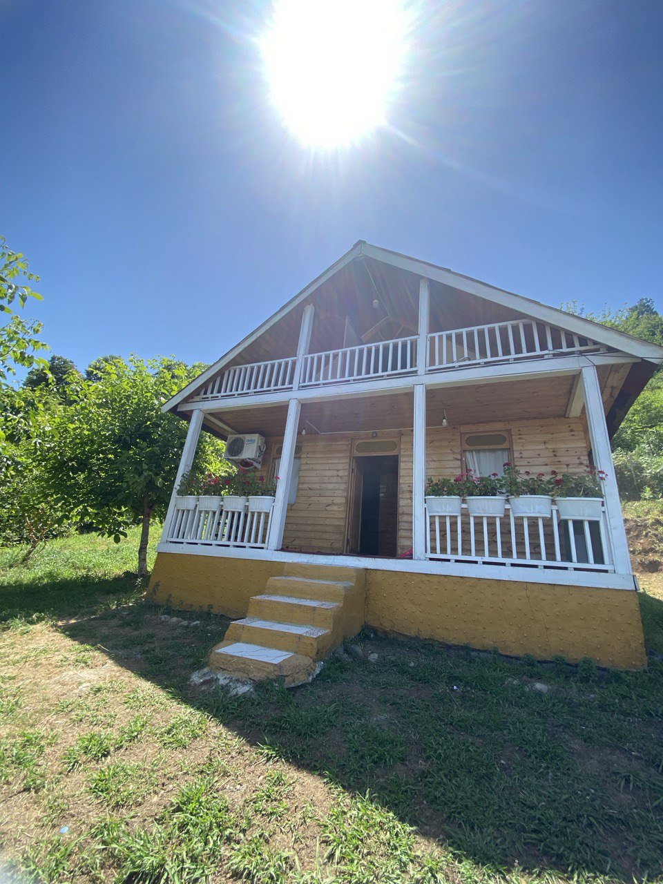 کلبه چوبی عمو کوروش