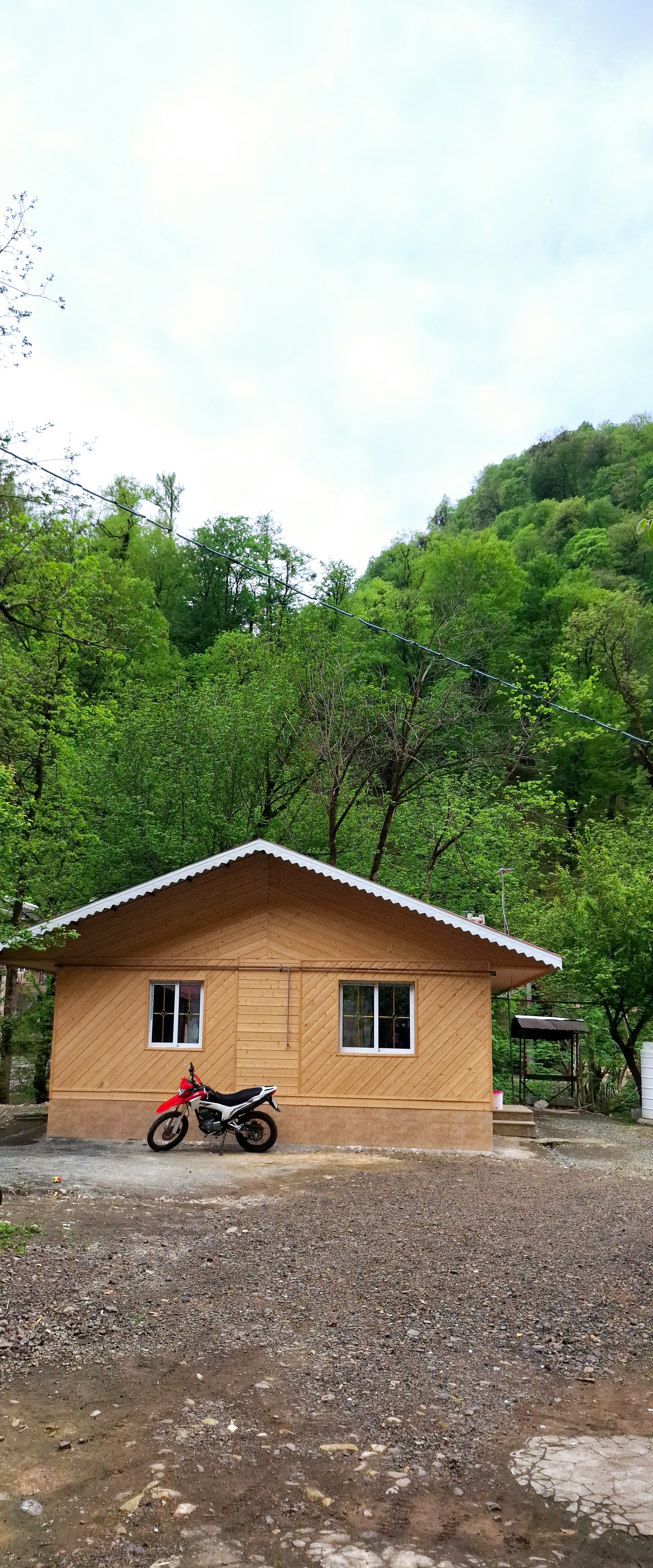 کلبه چوبی امیر علی