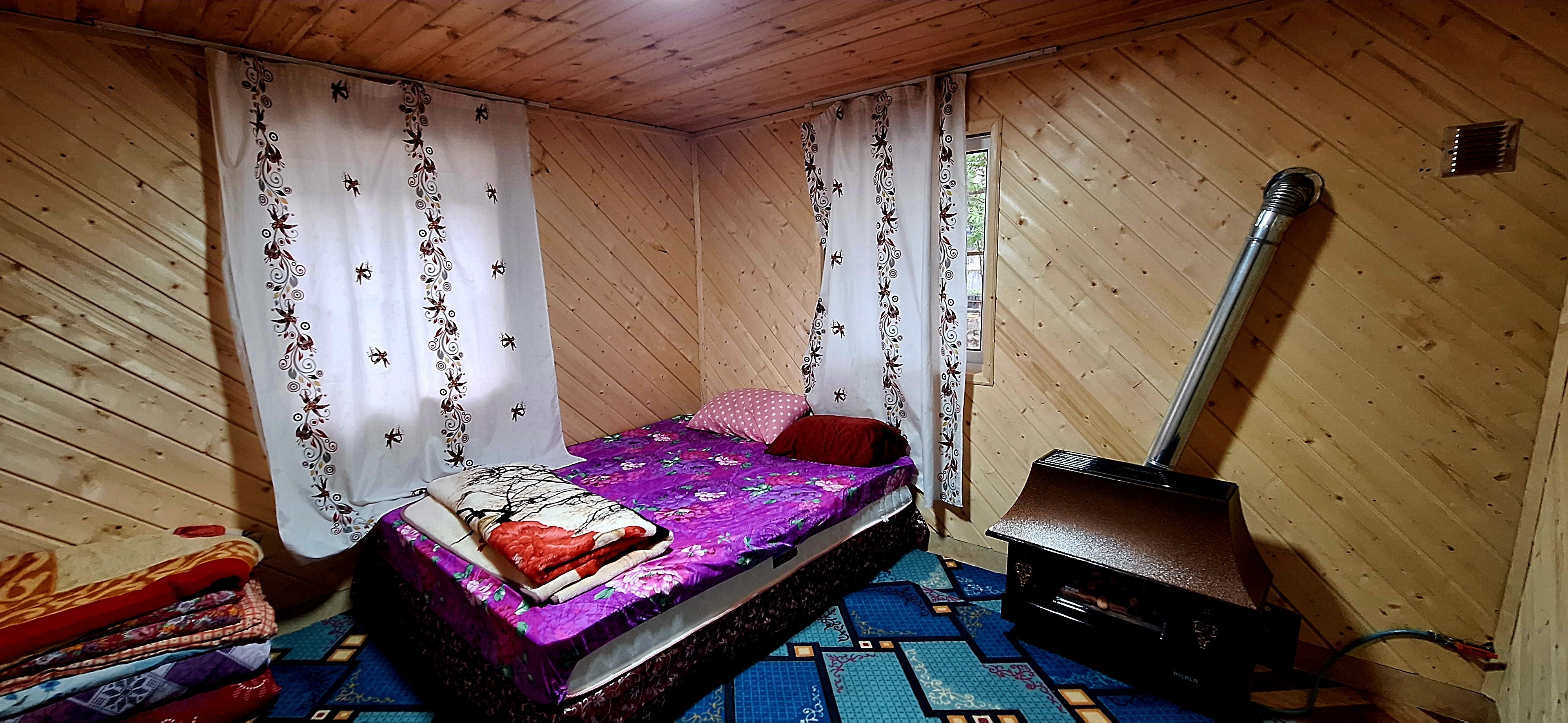 کلبه چوبی امیر علی