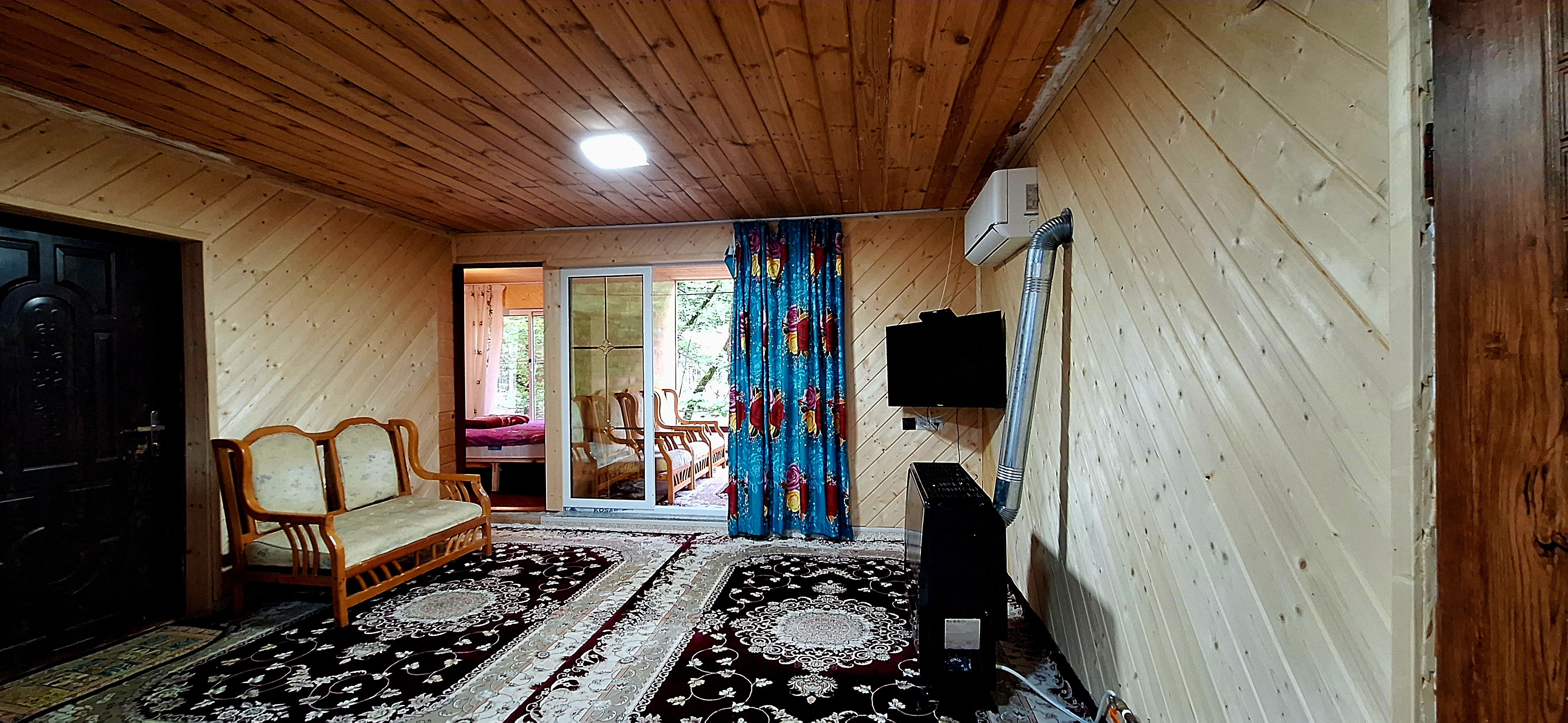 کلبه چوبی امیر علی