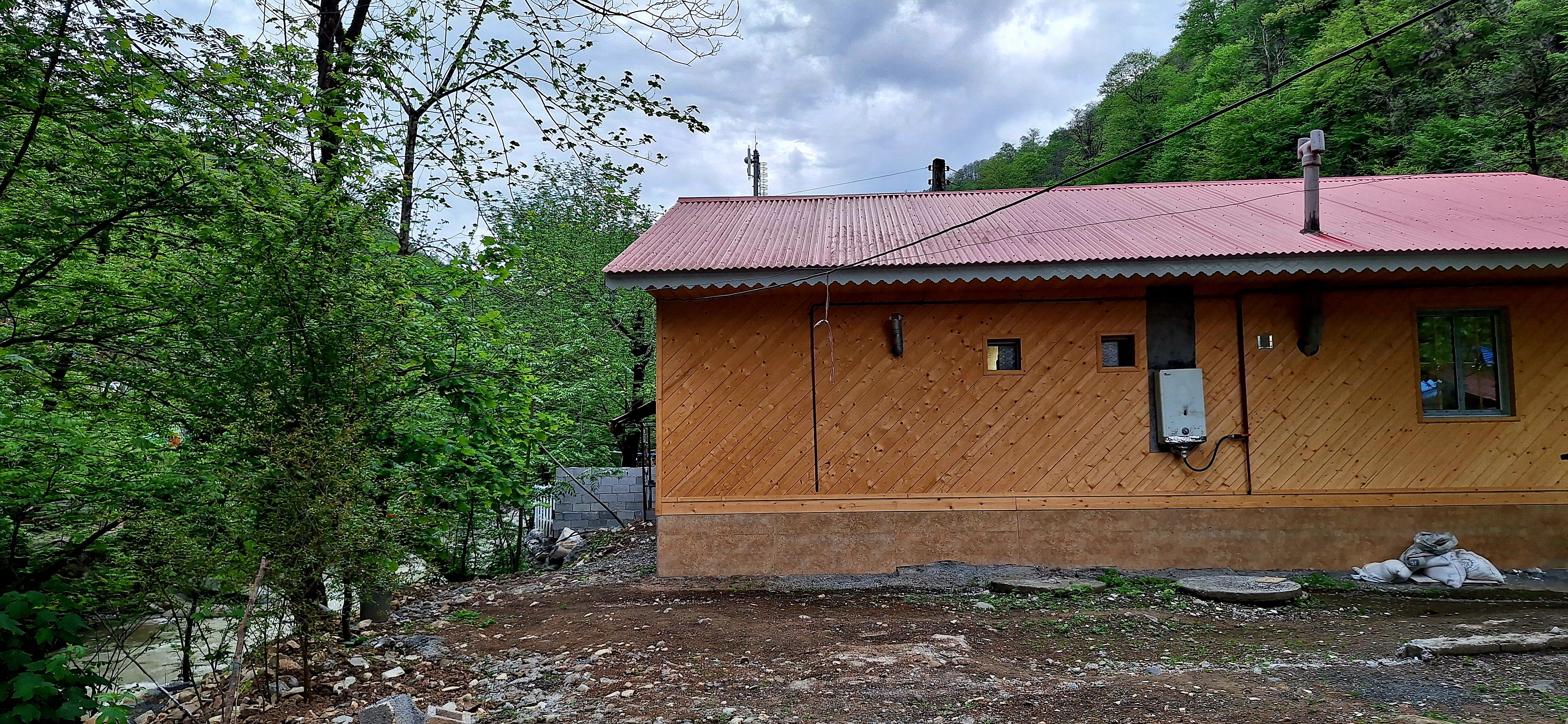 کلبه چوبی امیر علی