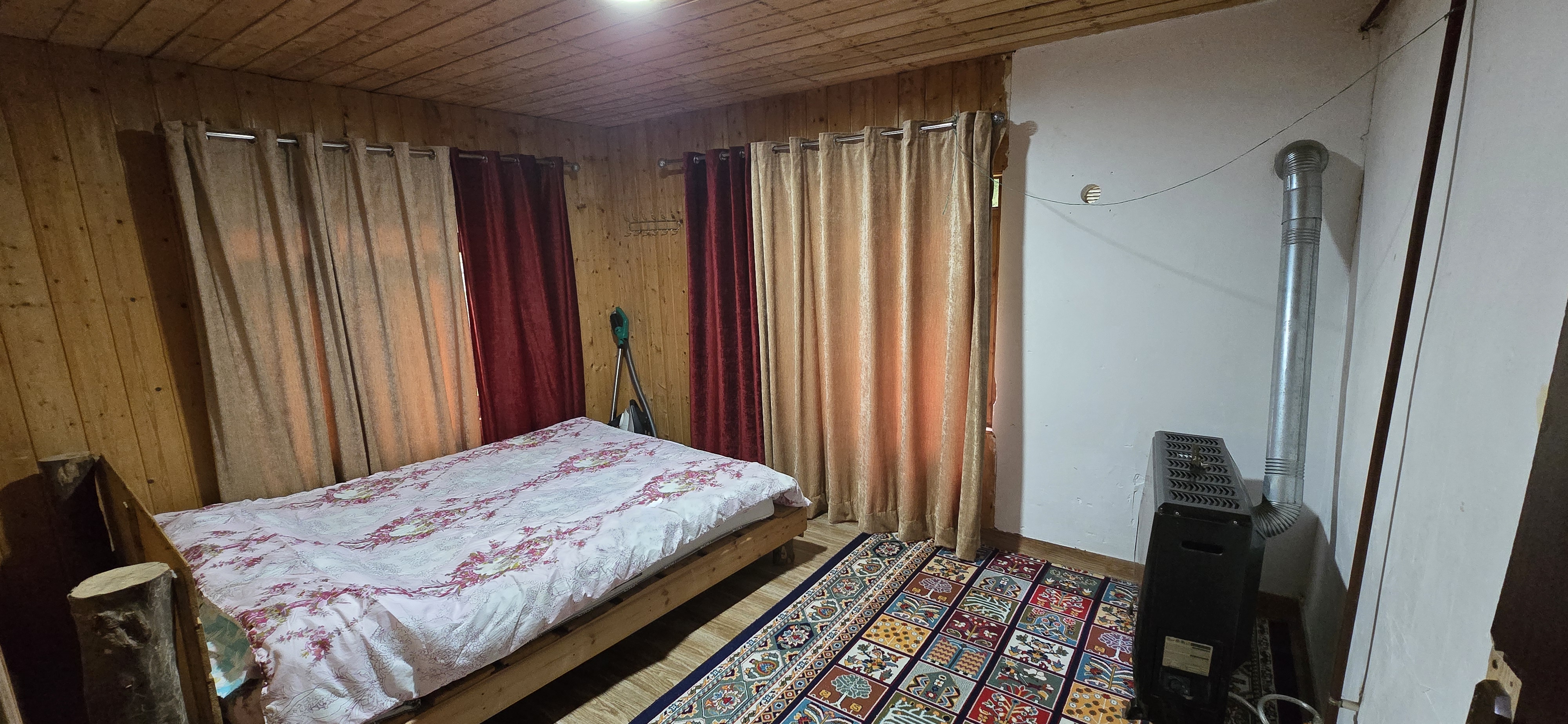 کلبه چوبی آتیلا