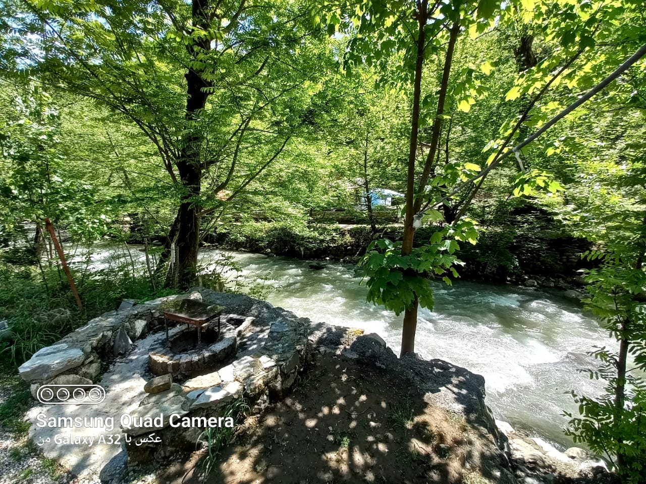 ویلا لب رودخانه دلوین